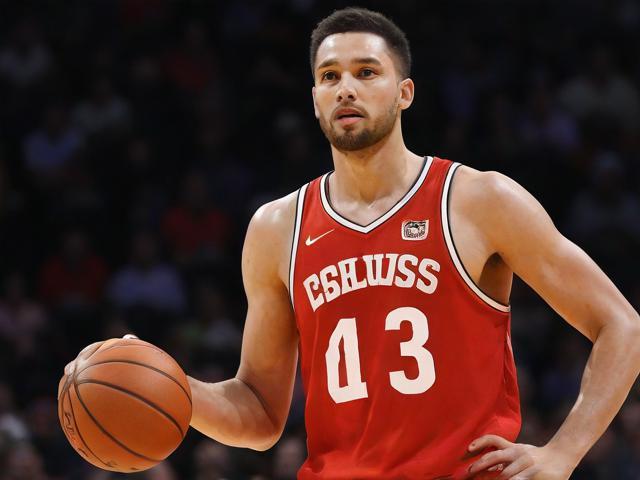 摆烂NBA球队如何赚钱?黄蜂队总收入2.86亿的秘密