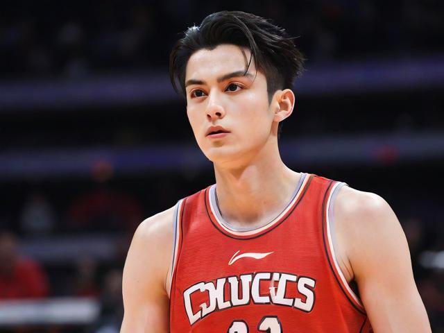 王鹤棣参加NBA全明星名人赛，他的篮球水平究竟如何？