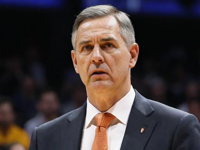 NBA教练离奇受伤：从误伤到挨揍，这个行业太危险了！