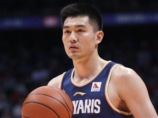 CBA教练怒喷裁判名场面：姚明都气得顾不上形象了！