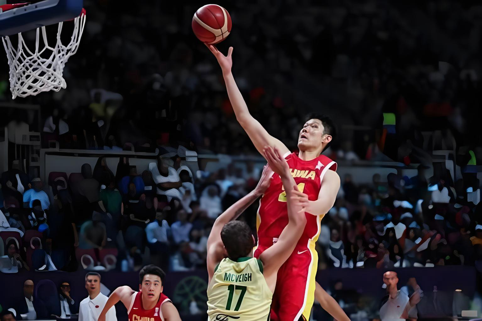 双星闪耀！男篮首节狂砍20分