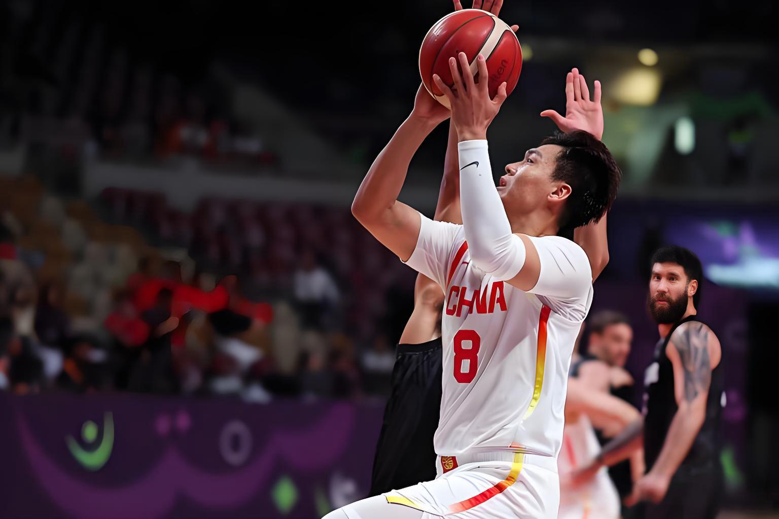 中国男篮三后卫惨败大学生队 下限再刷新