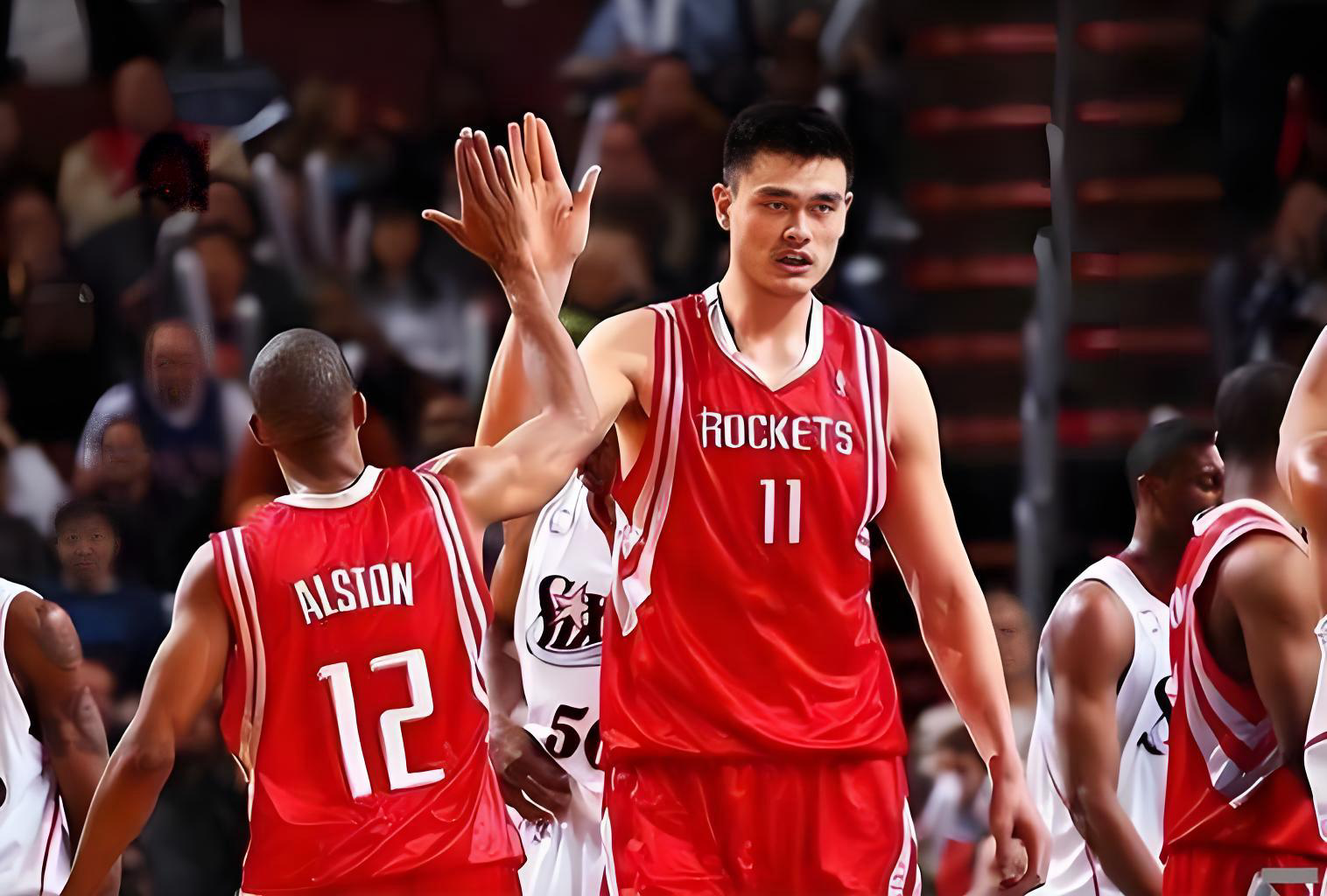 姚明点名男篮 新老交替危机