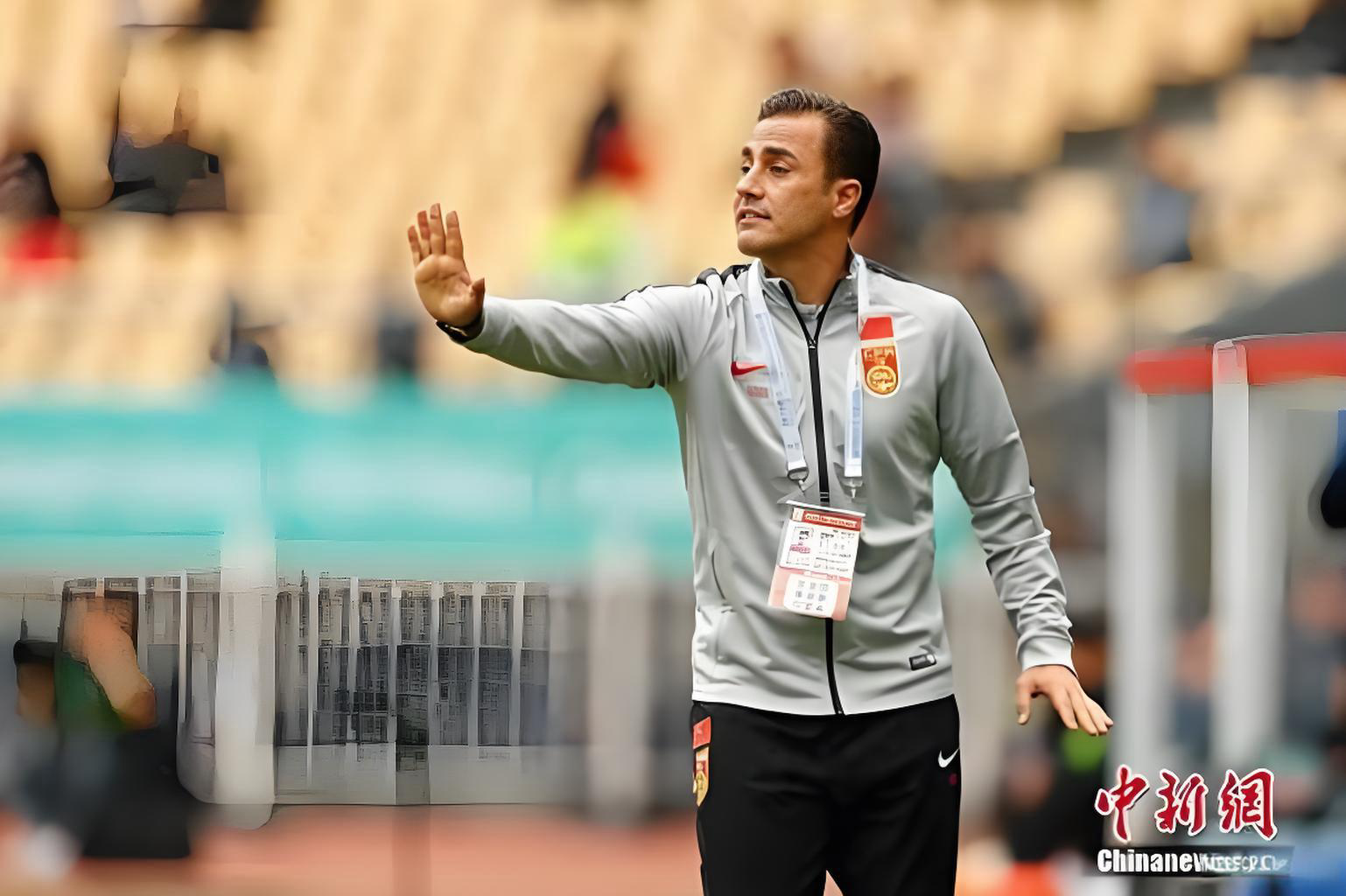 崔康熙回队谈合同 卡纳瓦罗竞聘国足