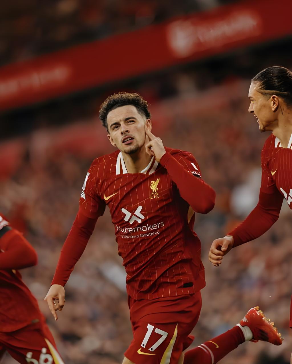 C罗怒踹琼斯，曼联0-5惨败利物浦