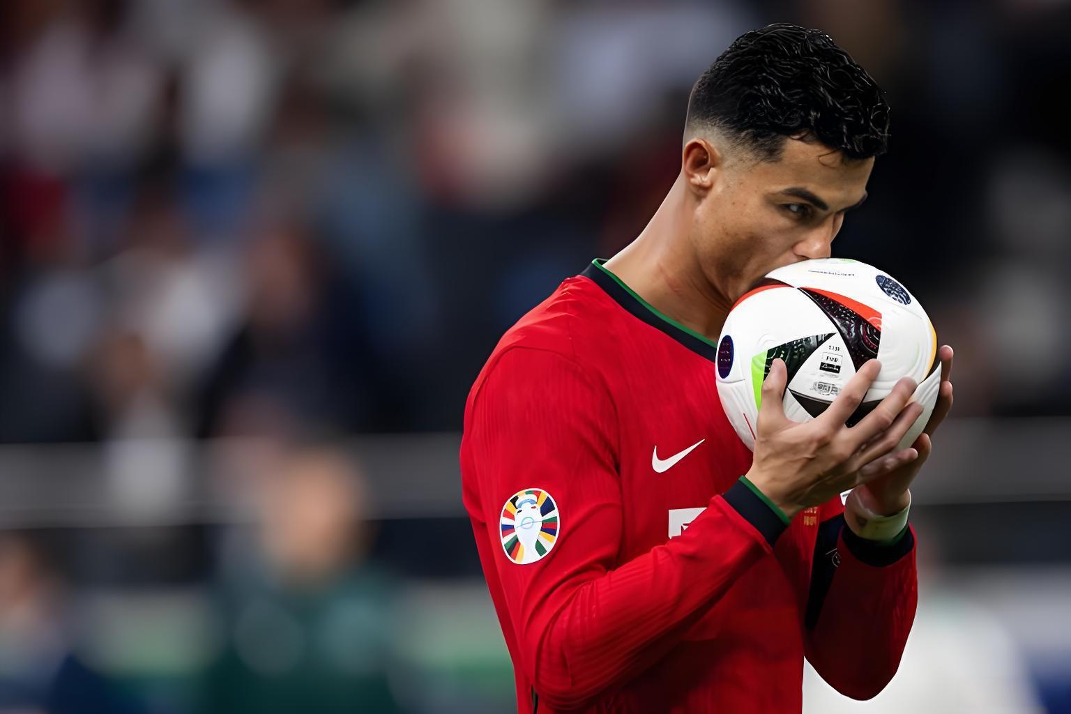 C罗脚法PK普通人挑战球门靶子