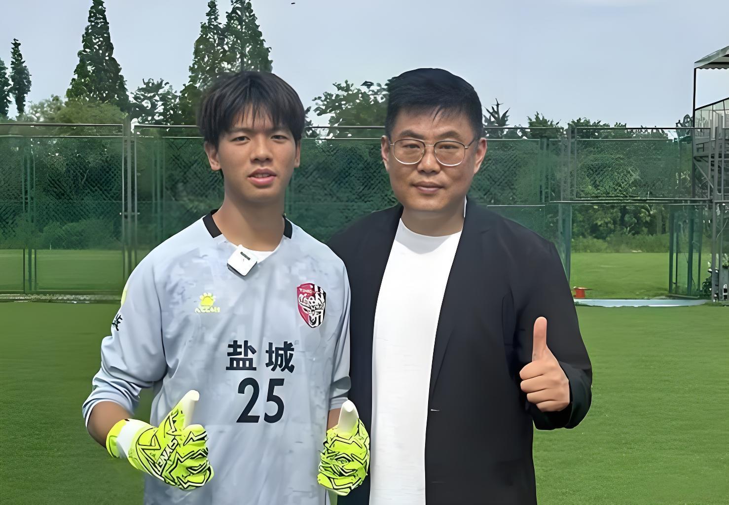 从地下室少年到4000万门将