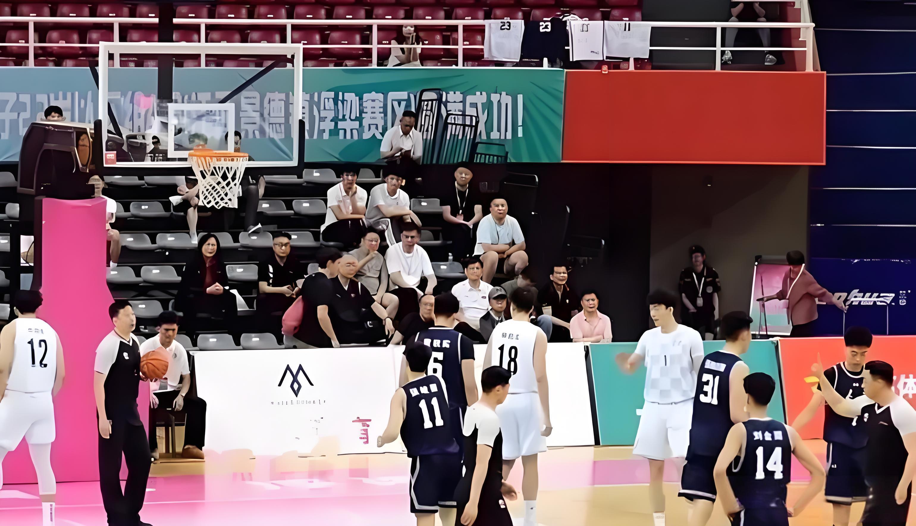辽篮主场大胜北京队迎榜首